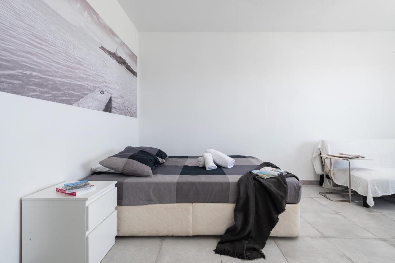 Nice Studio In Siesta 2 In Puerto Alcudia 7 Lägenhet Exteriör bild